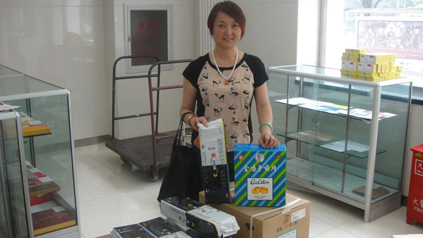 2013年8月20日北京华彩扶贫助学慈善基金会向青海省玉树州囊谦县觉拉孤贫学校捐赠药品